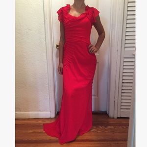 Gorgeous Vera Wang Chiffon Evening Gown in Red Size 2
